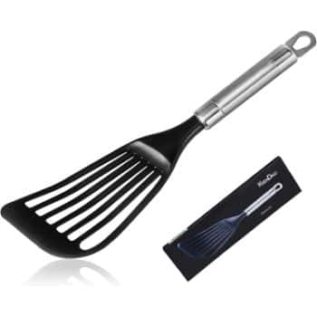 1. Ksendalo Fish Spatula